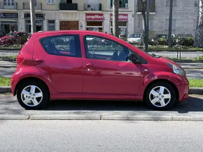 Usata Toyota Aygo 68 CV (50 kW) 2008 Rosso Utilitaria