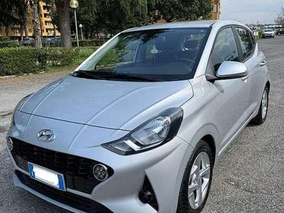 Usata Hyundai i10 67 CV (49 kW) 2022 Argento Utilitaria