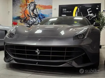 Usata Ferrari F12 741 CV (545 kW) 2013 Grigio Coupé