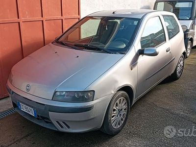 Usata Fiat Punto 80 CV (58 kW) 2002 Grigio Utilitaria