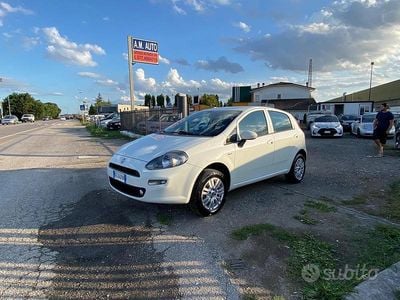 Usata Fiat Punto Street 69 CV (50 kW) 2016 Bianco Berlina