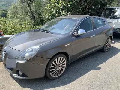 Usata Alfa Romeo Giulietta Exclusive 105 CV (77 kW) 2015 Grigio Utilitaria