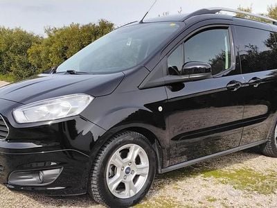 Usata Ford Tourneo Courier Titanium 75 CV (55 kW) 2017 Nero Monovolume