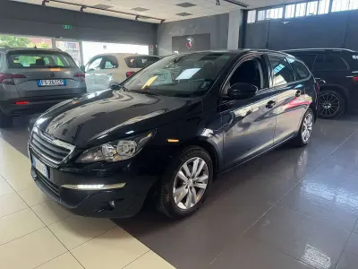 Usata Peugeot 308 Business-Line 120 CV (88 kW) 2015 Nero Station wagon