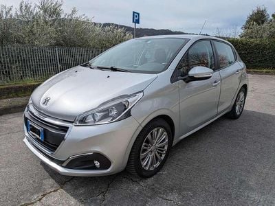 Usata Peugeot 208 Active 82 CV (60 kW) 2018 Argento Utilitaria