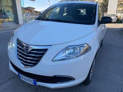 Usata Lancia Ypsilon Silver 80 CV (58 kW) 2014 Bianco Utilitaria