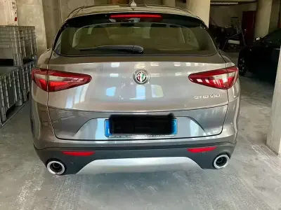 Usata Alfa Romeo Stelvio 160 CV (117 kW) 2021 Grigio SUV