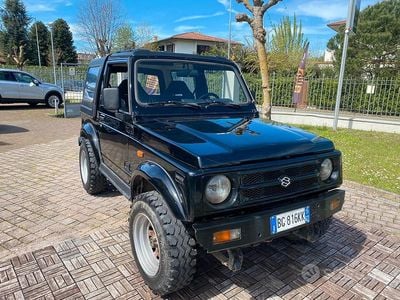 Usata Suzuki Samurai 69 CV (50 kW) 1995 Nero SUV