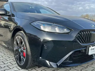 Usata BMW 120 M Sport 170 CV (125 kW) 2025 Nero zaffiro Utilitaria
