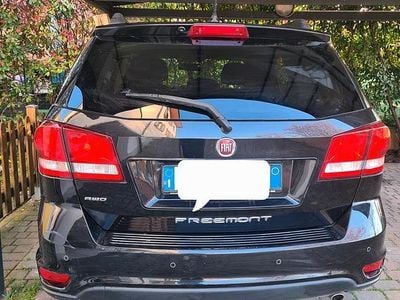 Usata Fiat Freemont Black Code 170 CV (125 kW) 2015 Nero SUV