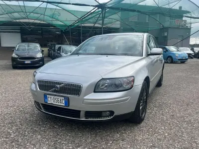 Usata Volvo V50 Momentum 136 CV (100 kW) 2004 Argento Station wagon