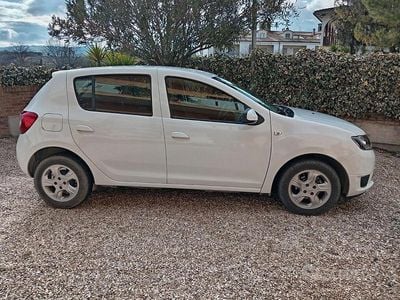 Bianco Usata 2016 Dacia Sandero Lauréate Berlina | 5200 € (Ottimo prezzo)