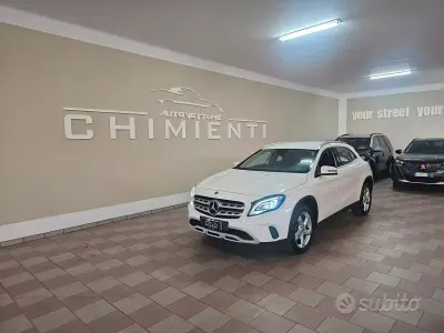 Usata Mercedes GLA180 109 CV (80 kW) 2018 Bianco SUV