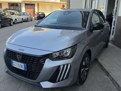Usata Peugeot 208 Style 101 CV (74 kW) 2025 Other Utilitaria