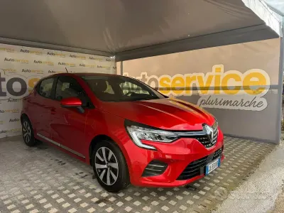 Usata Renault Clio V Intens 101 CV (74 kW) 2020 Rosso Berlina