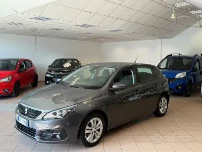 Usata Peugeot 308 GT 131 CV (96 kW) 2021 Grigio Berlina