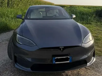 Usata Tesla Model S Long Range AWD 492 kW (670 CV) 2023 Grigio Utilitaria