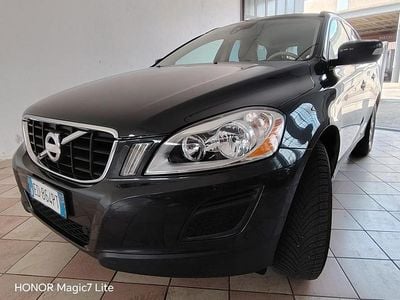 Usata Volvo XC60 Drive Kinetic 163 CV (119 kW) 2010 Nero SUV