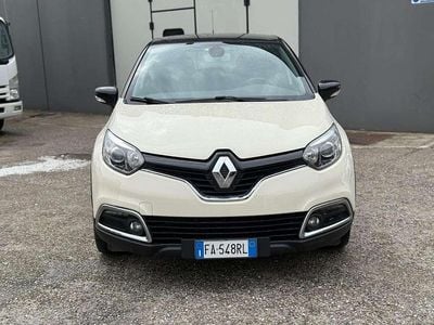 Usata Renault Captur Iconic 90 CV (66 kW) 2015 Giallo SUV