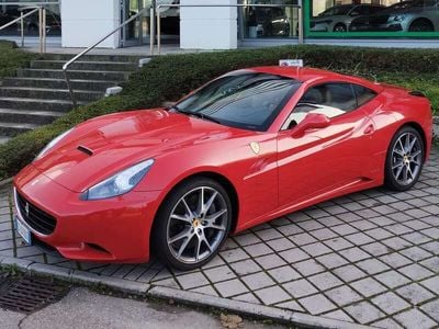 Usata Ferrari California 489 CV (359 kW) 2012 Rosso Cabrio