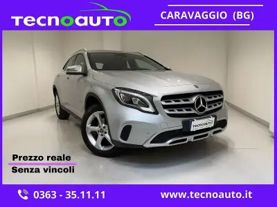Usata Mercedes GLA200 136 CV (100 kW) 2017 Argento SUV