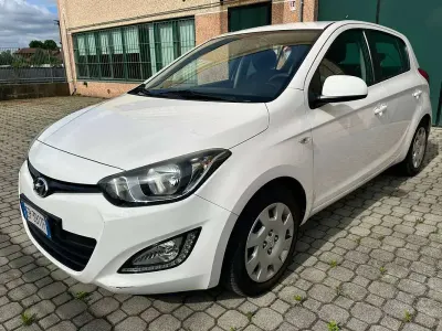 Usata Hyundai i20 Classic 84 CV (61 kW) 2013 Bianco Utilitaria