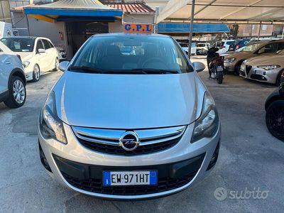 Usata Opel Corsa Edition 85 CV (62 kW) 2014 Grigio Berlina