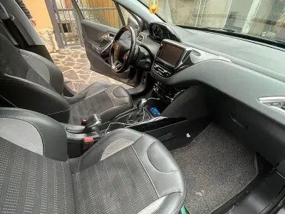 Usata Peugeot 2008 82 CV (60 kW) 2017 SUV