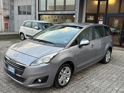 Grigio Usata 2014 Peugeot 5008 Monovolume | 4999 € (Buon prezzo)
