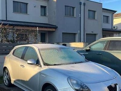 Usata Alfa Romeo Giulietta Distinctive 170 CV (125 kW) 2010 Grigio Utilitaria