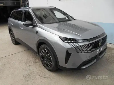 Nuova Peugeot 5008 GTi 145 CV (106 kW) 2026 Grigio SUV