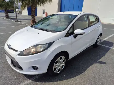 Usata Ford Fiesta Titanium 82 CV (60 kW) 2009 Bianco Berlina