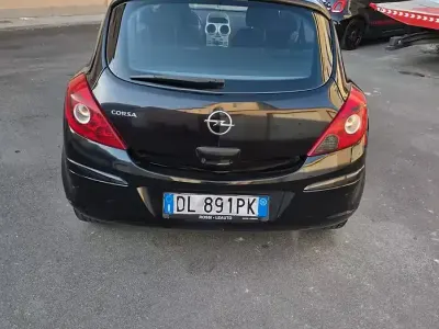 Usata Opel Corsa Club 60 CV (44 kW) 2008 Nero Utilitaria