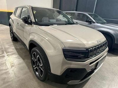 Usata Jeep Avenger Summit 101 CV (74 kW) 2025 Beige SUV