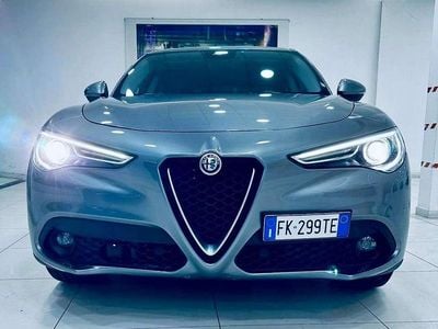 Usata Alfa Romeo Stelvio Super 179 CV (131 kW) 2017 Grigio stromboli SUV