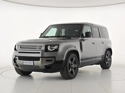 Usata Land Rover Defender SE Dynamic 249 CV (183 kW) 2021 Argento SUV