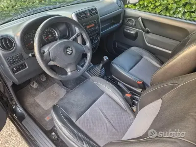 Usata Suzuki Jimny 85 CV (62 kW) 2011 SUV