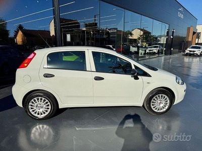 Occasion Fiat Punto Street 69 ch (50 kW) 2018 Blanc Citadine