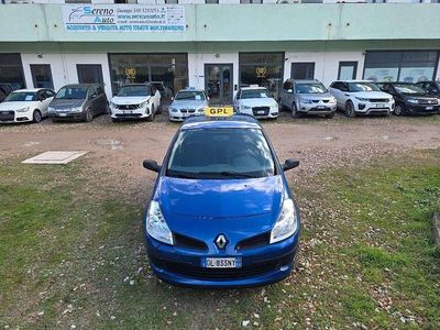 Usata Renault Clio II 65 CV (47 kW) 2008 Bianco Berlina