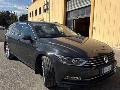 Usata VW Passat 170 CV (125 kW) 2017 Grigio Station wagon