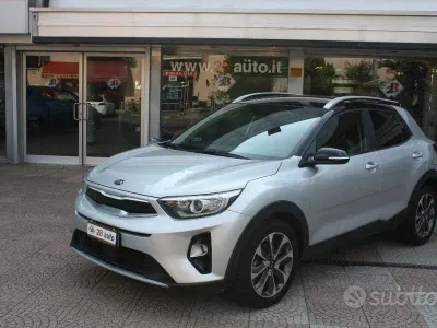 Usata Kia Stonic Style 120 CV (88 kW) 2019 Grigio SUV