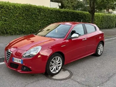 Usata Alfa Romeo Giulietta Exclusive 105 CV (77 kW) 2013 Utilitaria