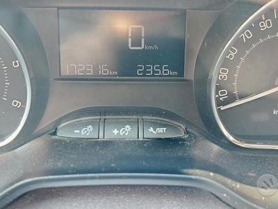 Usata Peugeot 2008 92 CV (67 kW) 2015 Grigio SUV