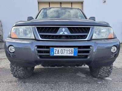 Usata Mitsubishi Pajero Intense 160 CV (117 kW) 2006 Grigio SUV