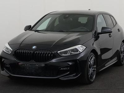 Begagnad BMW 118 M Sport 136 HK (100 kW) 2024 Svart Halvkombi