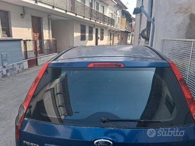 Begagnad Ford Fiesta 2007 Halvkombi