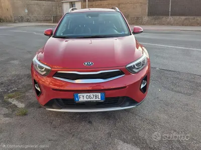 Usata Kia Stonic 100 CV (73 kW) 2019 Rosso SUV