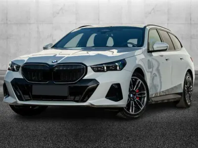 Usata BMW 520 M Sport 197 CV (144 kW) 2025 Grigio Station wagon