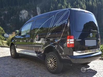 Begagnad VW Caddy 110 HK (80 kW) 2014 Svart Minibuss