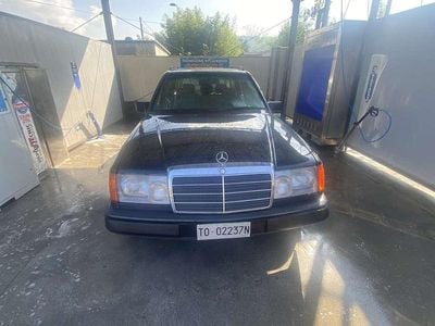 Usata Mercedes E200 122 CV (89 kW) 1989 Station wagon